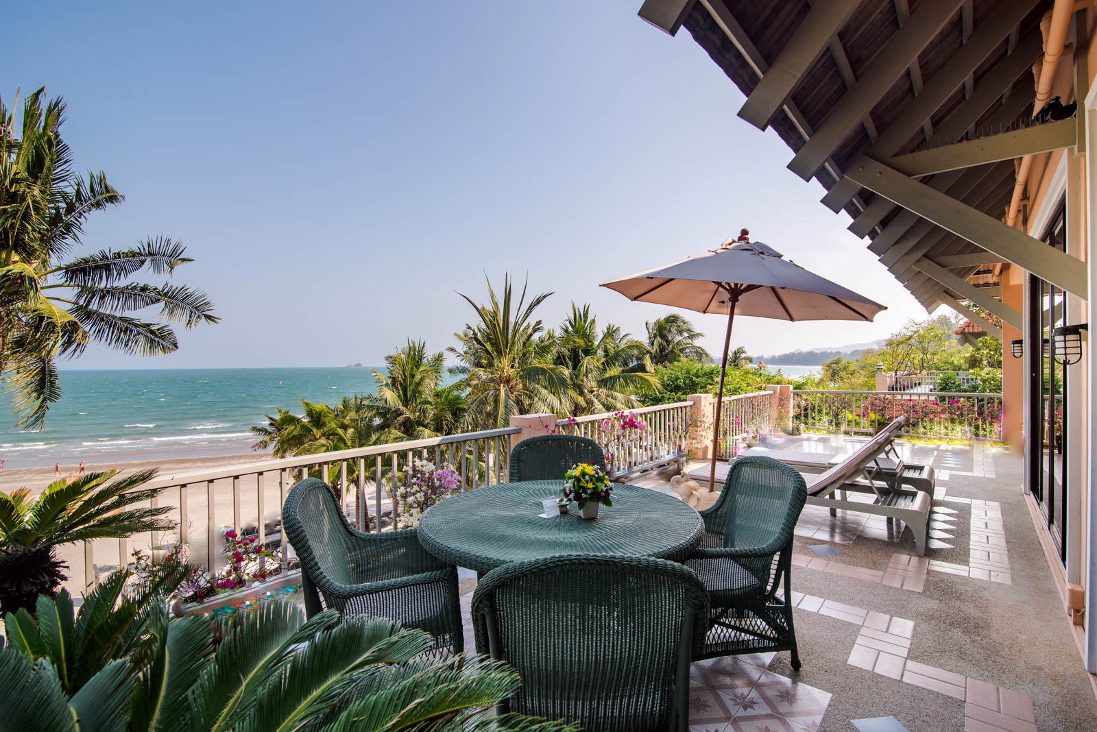 huahin luxury hotel, huahin beachfront hotel, hotel beachfront, hua hin, Seaside, beachfront, private pool villas, on the beach Hotel, khao takiab,beach sea views, first class, sea front, villas, garden, pool, luxury, private beach, hospitality, friendly, Pet dog friendly hotel , Conference room service , ͧЪ  Ѵ§ , ѡش, çԹ, ç, ѡẺͺ, Ҵǹ, Թ, , anantasila Beach Resort Hua Hin ,restaurant huahin,seafood huahin,special rate huahin,restaurant khaotakiab,restaurant beach,Huahin Beachfront Hotel and Resort,In the seaside resort of Hua Hin,americanfood huahin,ҹԹ,ҹ5ǵԴ·,ҹþѡ,thebeachatanantasila