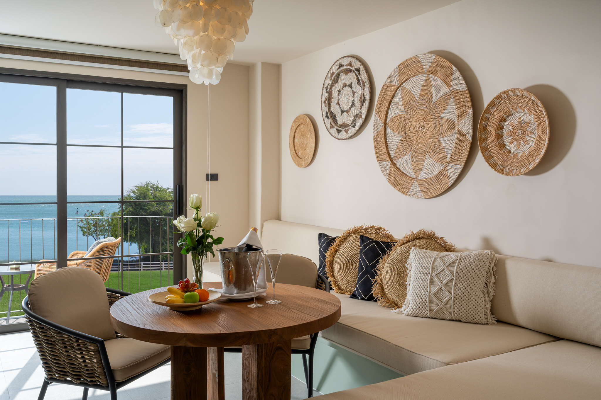 With a spacious living area and a separate bedroom, our Como One - Bedroom Suite is the ideal choice for either a family stay or business trips. These units offer the choice of a king size bed or two queen size beds.
The Como One - Bedroom Suites are situated in the Como building which is the latest addition to the Anantasila complex. Situated directly across from the hotel entrance, the Como Building is an excellent choice for value-minded travelers and small groups. It is approximately 70 meters from the beach.