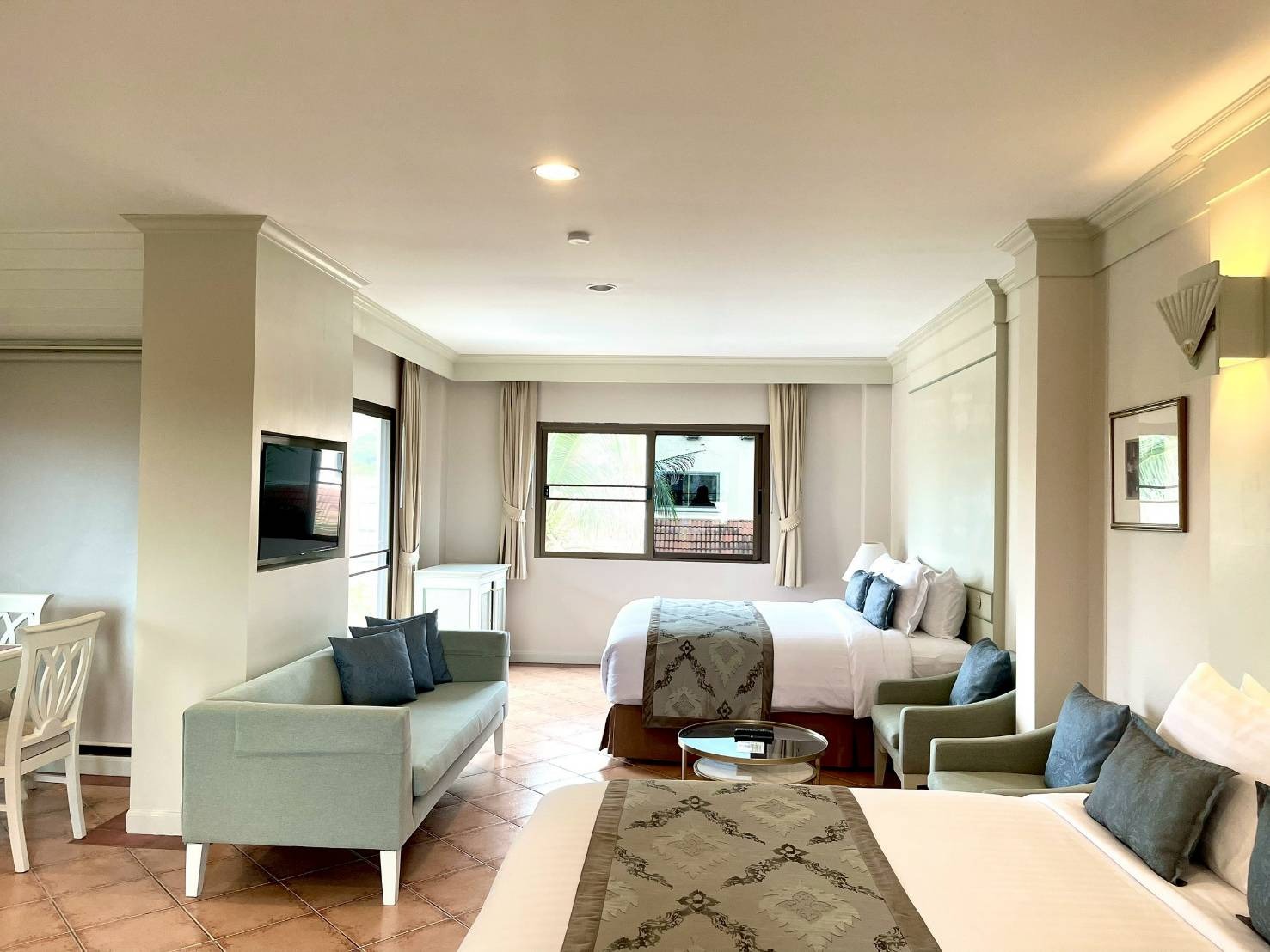 Anantasila offers a selection of Junior Suites, perfectly suited for small families or extended stays. Our Junior Suites feature a spacious open-plan design, combining the sleeping and sitting areas into one comfortable and well-appointed space, creating a bright and welcoming atmosphere for relaxation