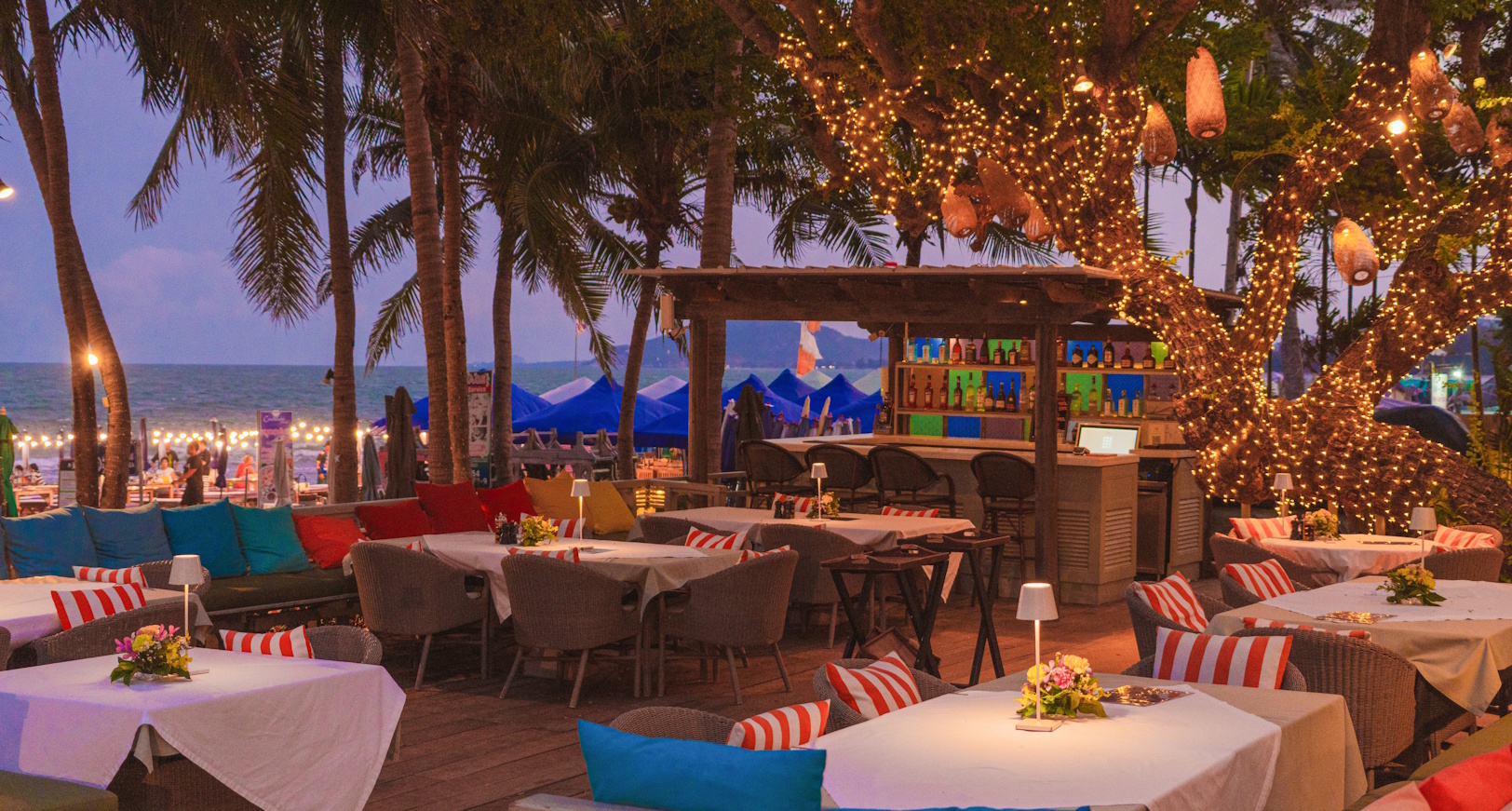 restaurant huahin,seafood huahin,special rate huahin,restaurant khaotakiab,restaurant beach,Huahin Beachfront Hotel and Resort,In the seaside resort of Hua Hin,americanfood huahin,ร้านอาหารริมทะเลหัวหิน,ร้านอาหาร5ดาวติดชายทะเล,ร้านอาหารพร้อมที่พัก,thebeachatanantasila